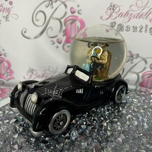 Skull water globe wind up music 🎶 skull car dead in love cute decor home 🏡